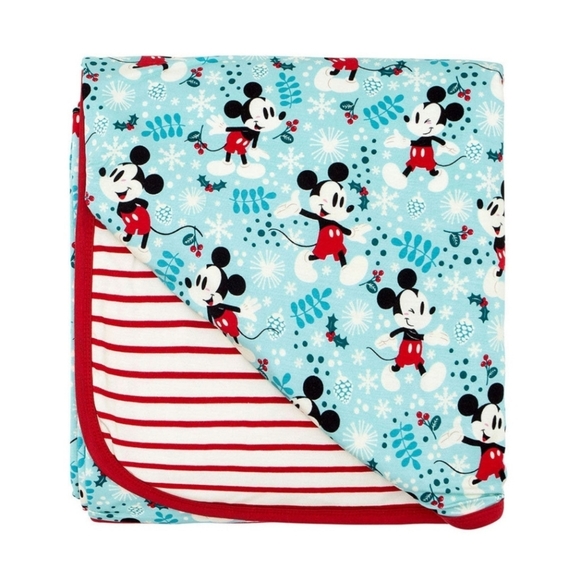 Mickey Winter Wonderland Large Cloud Blanket - Picture 2 of 3